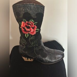 Society boots like new! Size 10
